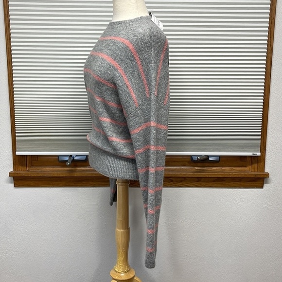 Wayf NWT Grey and Pink Stripe Sweater with Waist Tie Large - Picture 6 of 10